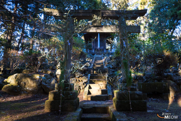 Samurai heros rebuilt shrine: Oarai Isosaki in tranquil Japanese setting by the sea.