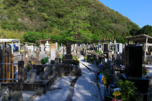 Tranquil Nichiren Choei-ji Cemetery in a serene setting with unique tombstones honoring the deceased.