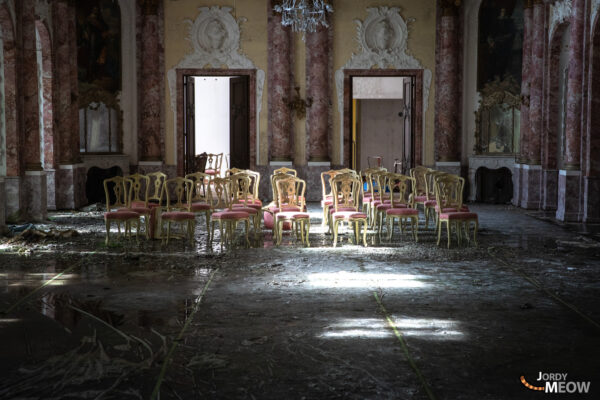 Abandoned Gluck Kingdom: Hokkaidos Haunting Amusement Park Ruin