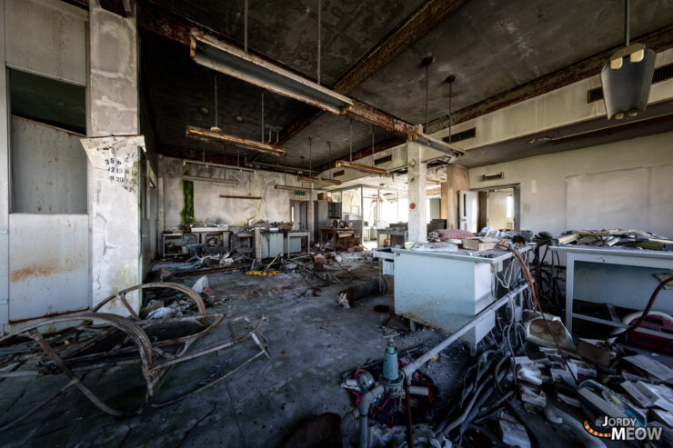 Forgotten Haikyo: Abandoned Factory in Kansai, Japan - Eerie urban exploration destination.