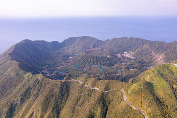 Aogashima: Japans Breathtaking Volcanic Caldera Island