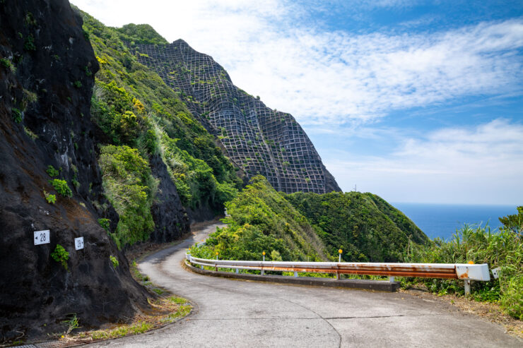 Aogashimas Volcanic Splendor: Cliffside Roads, Ocean Views