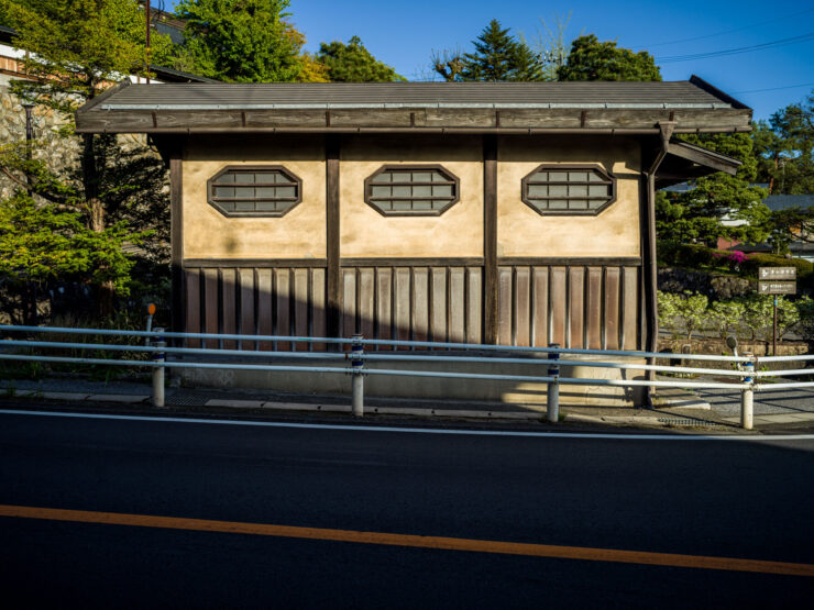 Kyotos Higashiyama Trail: Tranquil Japanese Pavilion Oasis