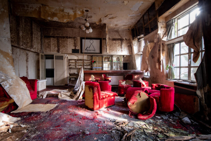 Crumbling Grandeur: Abandoned Japanese Luxury Hotel Interior