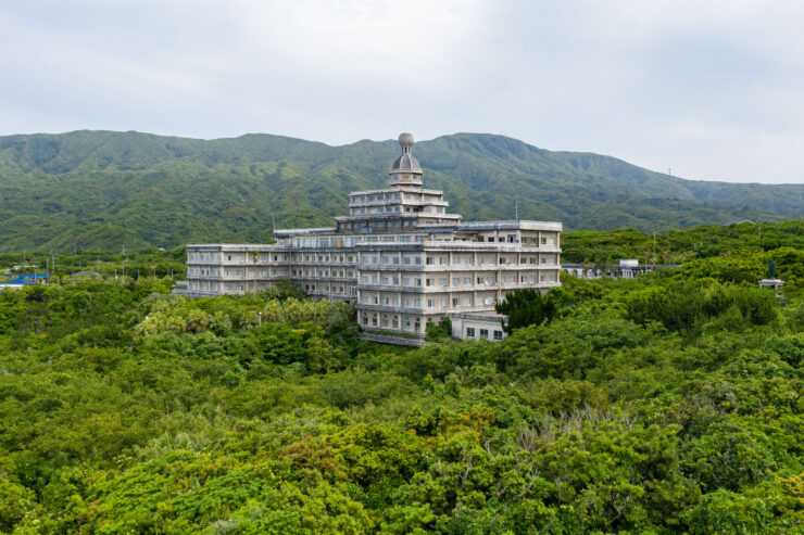 Abandoned Royal Hotel Hachijo, Japans forgotten grandeur