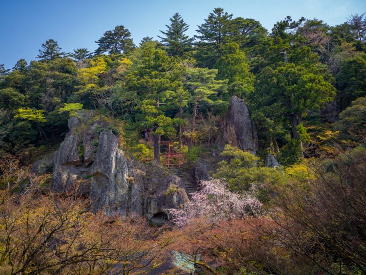 Natadera Temple: Scenic Japanese Sanctuary Surrounded by Nature